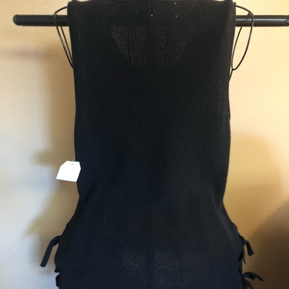 Time and Tru Sleeveless Sweater - Picture 5 of 7